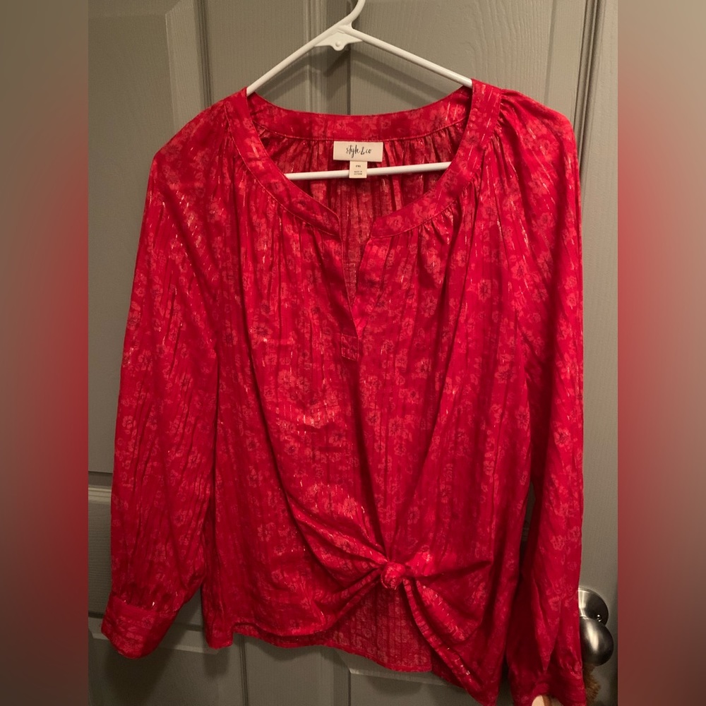 Style & Co shirt. New with no tags. A bit too big fir me :(